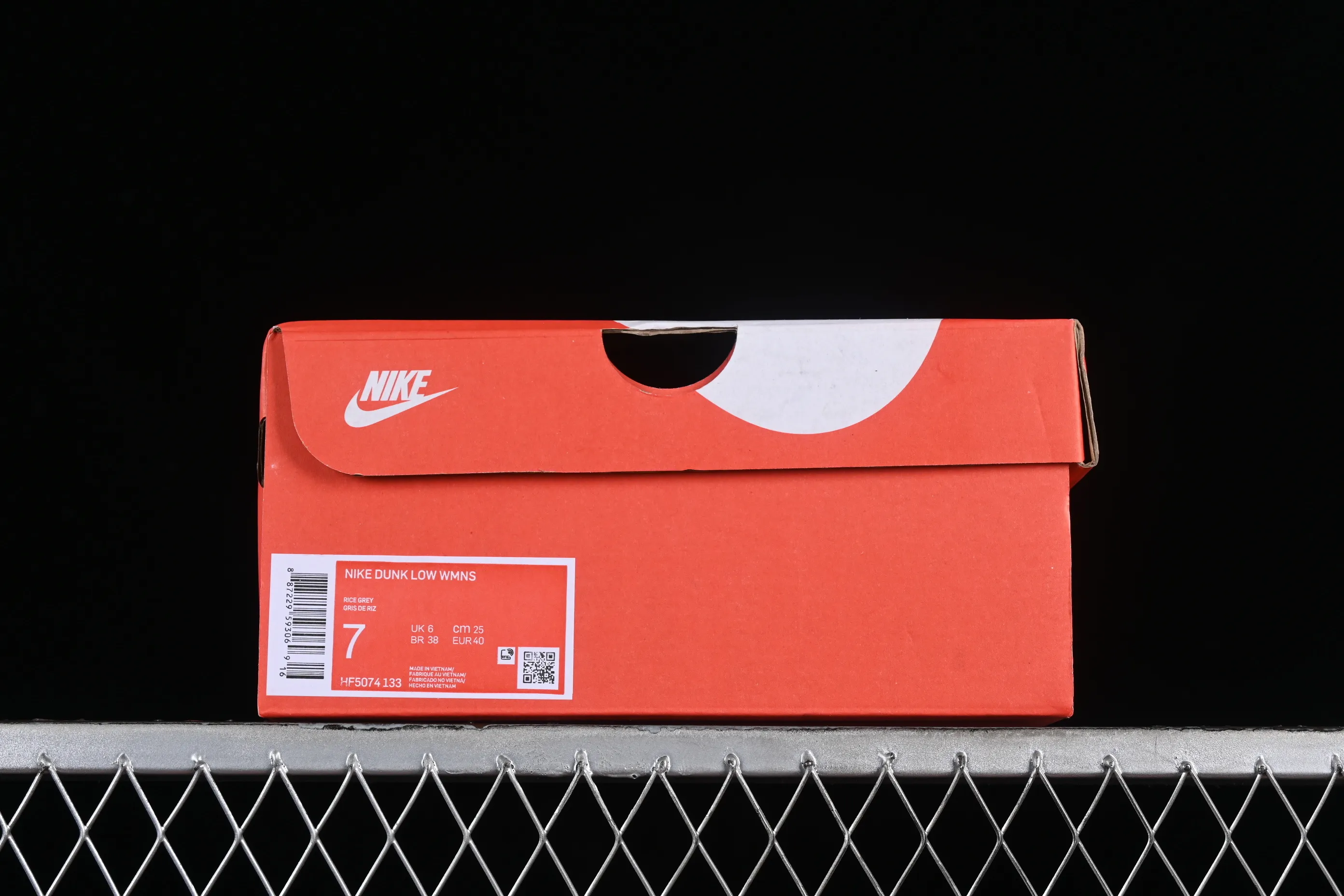 All categories Nk SB Dunk Series Nk SB Dunk Low low-top sneakers Nk Dunk Low "Iridescent Swoosh" beige gray rainbow SB low-top casual sneakers HF5074-133